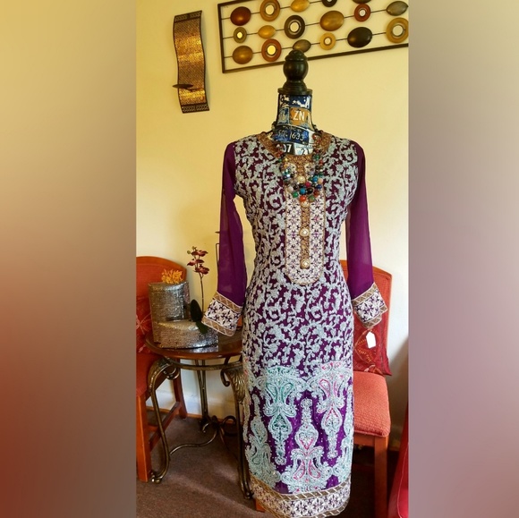 Salwar Kameez Dresses & Skirts - Majestic outfit for Eid Pakistani designers NWT